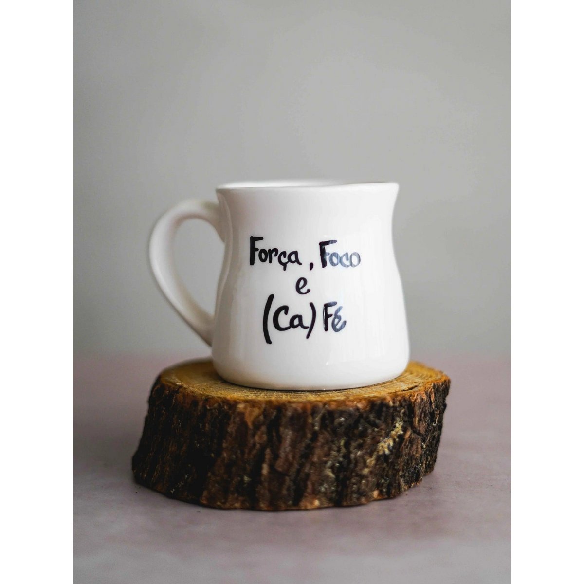 Caneca "Força, foco e (ca)fé"