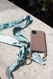 Laccetto reversibile per telefono "Il portagioie verde"