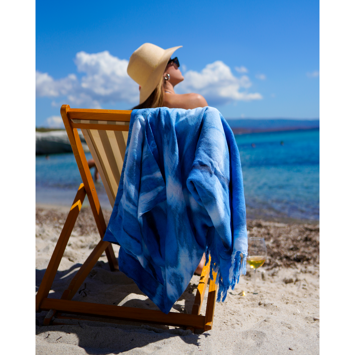 TOWEL TO GO TIE DYE Telo mare XXL in cotone 200x200 cm | Asciugatura rapida | Blu/Bianco | con confezione regalo