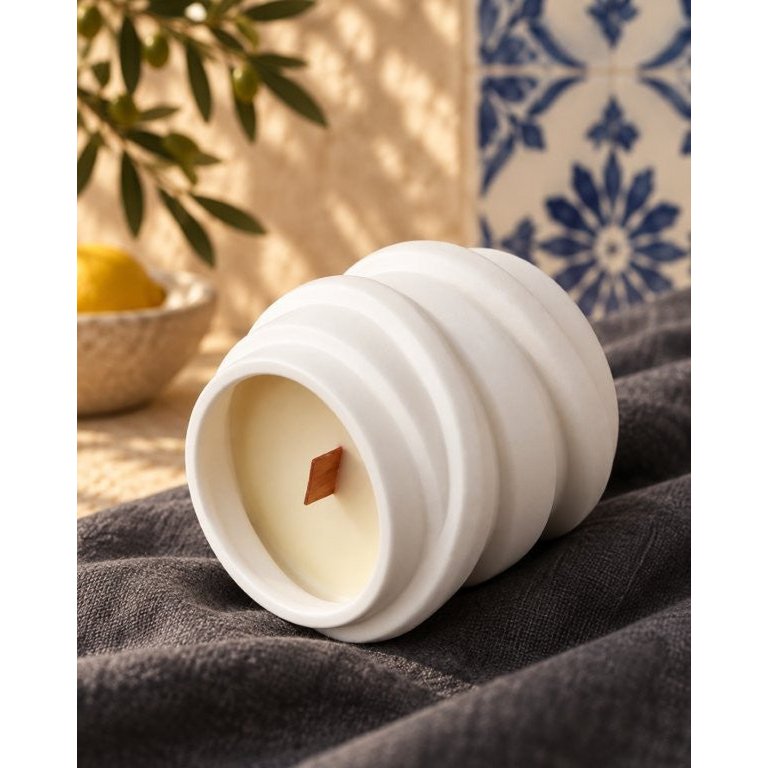LAVURI TWISTER Candle Vanilla CUP – handgemachte Sojawachskerze