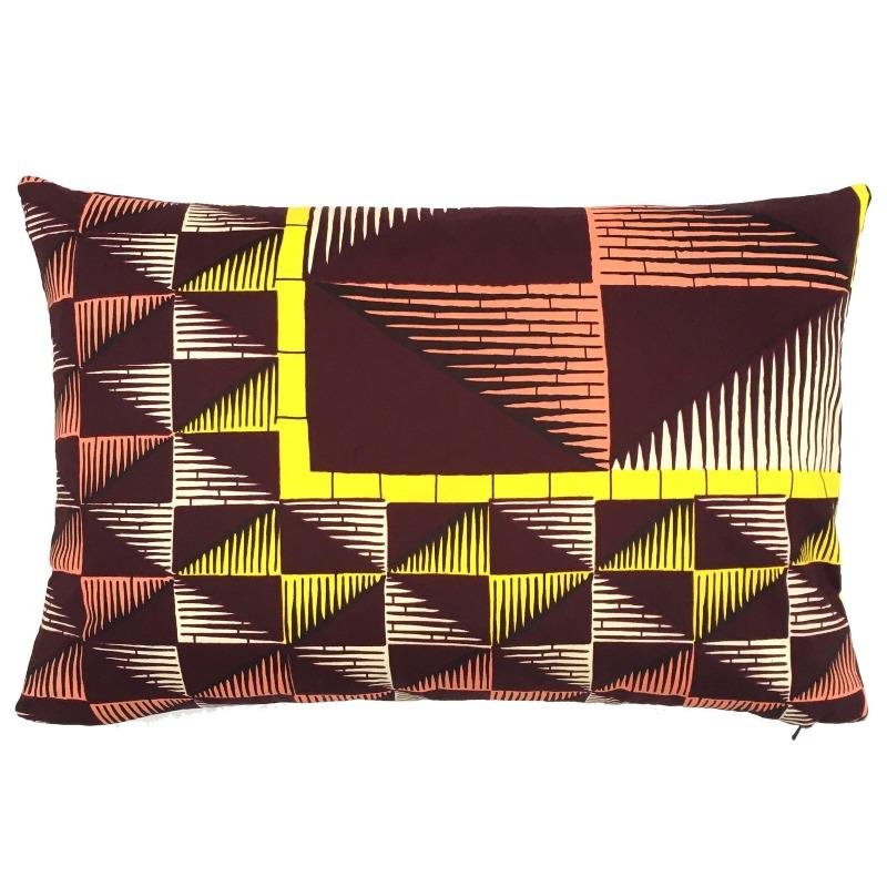 Iki triangle cushion 40x60 cm