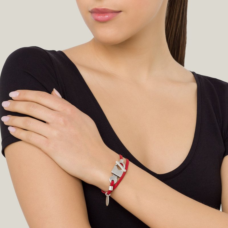 Rotes Lederarmband mit Vorhängeschloss und versilbertem Verschluss