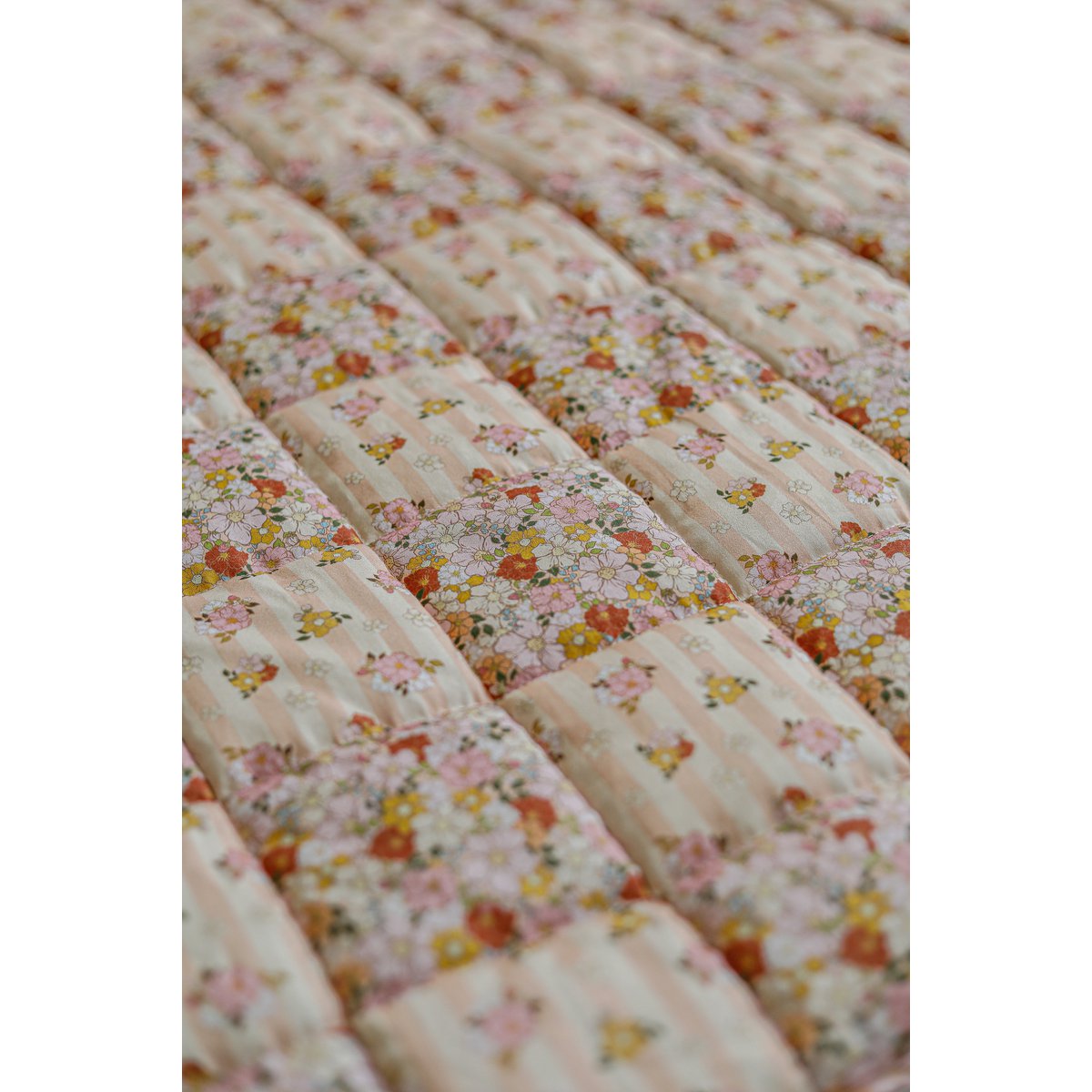 Ensemble de literie matelassée en coton pour les enfants «Spring Garden» - conception patchwork, petite taille