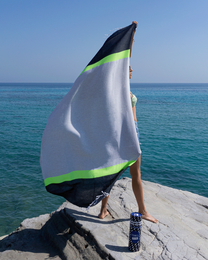 TOWEL TO GO NEON Telo mare in cotone riciclato 180x100 cm | Asciugamano da piscina ad asciugatura rapida | Grigio/Nero | con confezione regalo