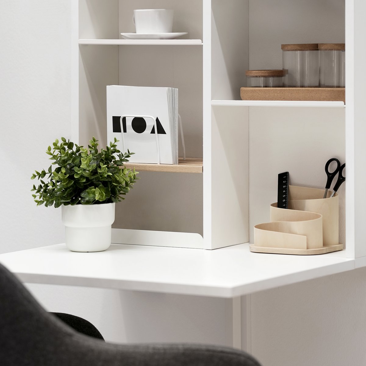 Squiggle - Wooden desk organizer