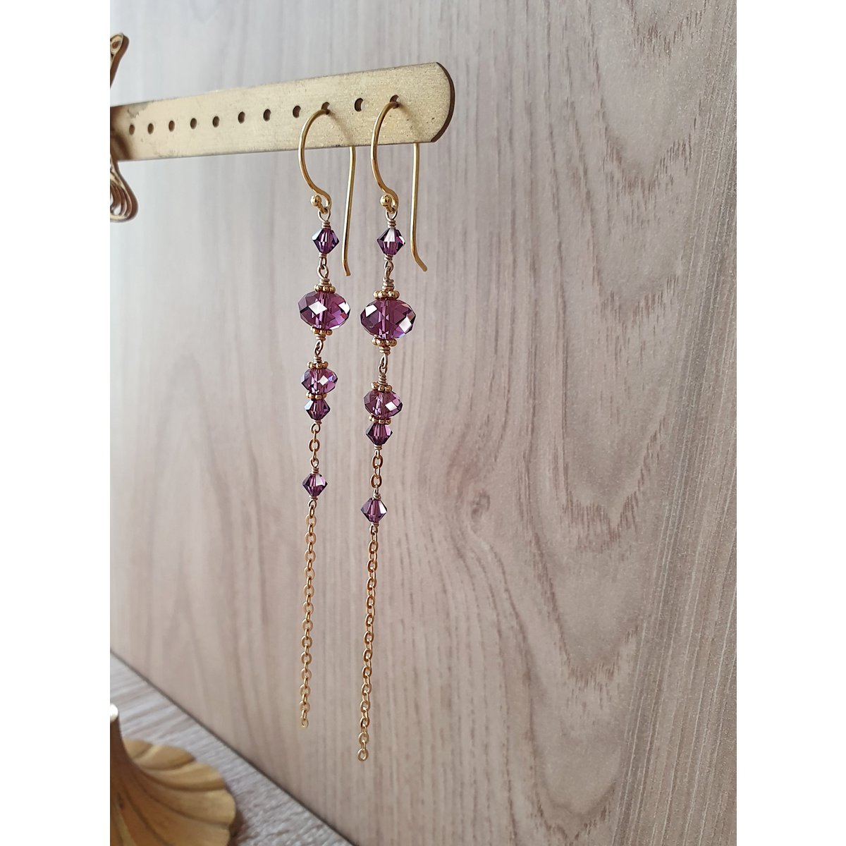 Boucles d'oreilles longues plaquées or 18 carats avec cristaux d'améthyste