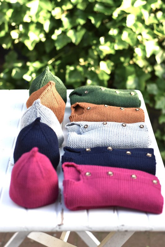 Set: Baby cardigan & Secret Santa hat made from 100% finest merino wool - the perfect gift for a birth