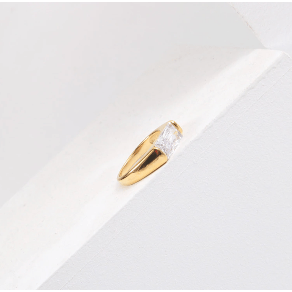 Aloysha - Baguette Diamond Ring