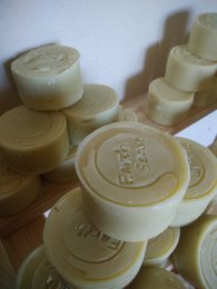 Balancage certifié biologique Shampooing solide - bois de santal - Types de cheveux normaux et de tous les cheveux 60G