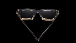 Walton et Mortimer NO. 54 : Lunettes de soleil grises transparentes "Inferno"