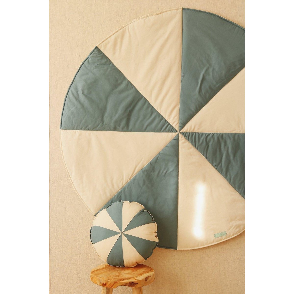 "Blue Candy" rund patchworkmåtte