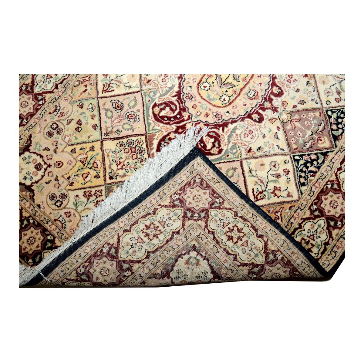 Scomparto Tappeto con nappe cammeo annodato a mano