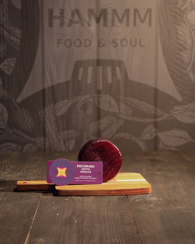 🇮🇹 Pecorino sotto vino – artisanal sheep's cheese aged in wine