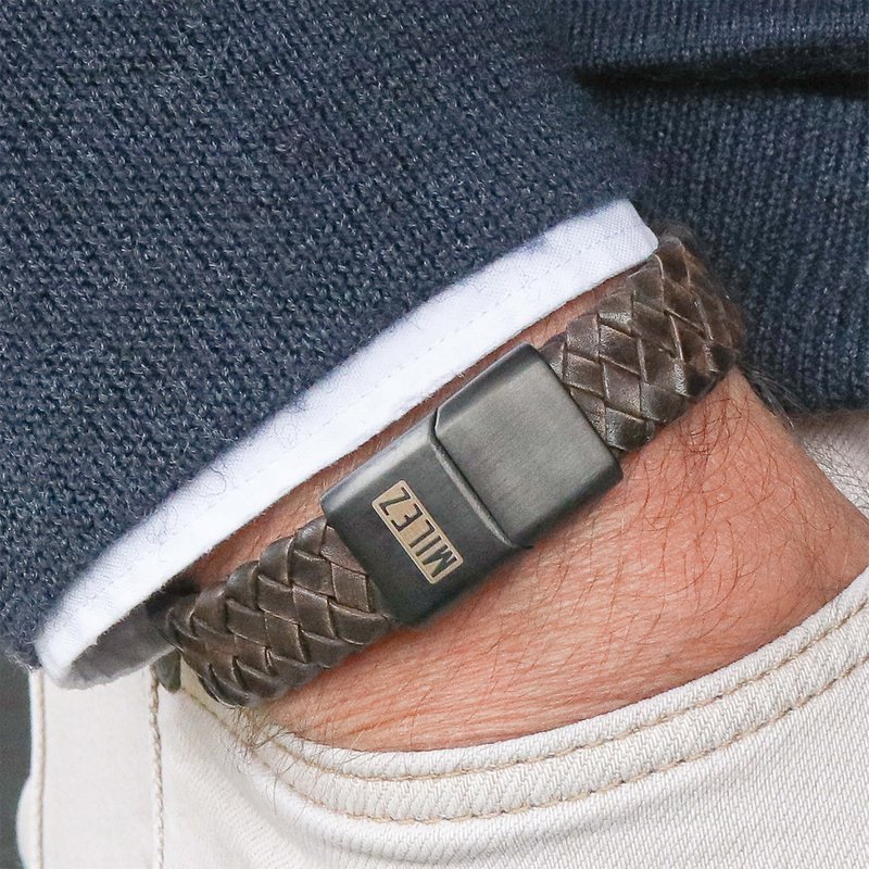 Leather men's bracelet brown - black closure