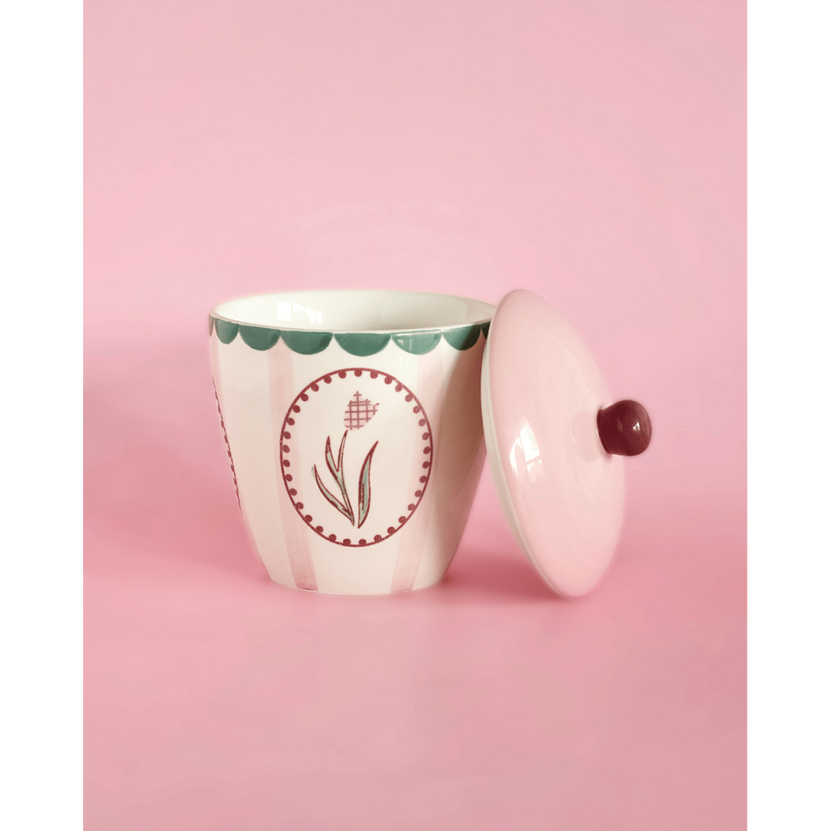 Handpainted Ceramic Coffee Mug With Lid - Floral Design, 385ml