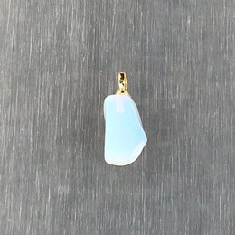 Colgante de piedra preciosa trapezoidal