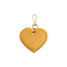 RB1082GAR | Schlüsselanhänger mit Herzanhänger, hergestellt in Italien aus echtem genarbtem Dollar-Leder. Senffarbe