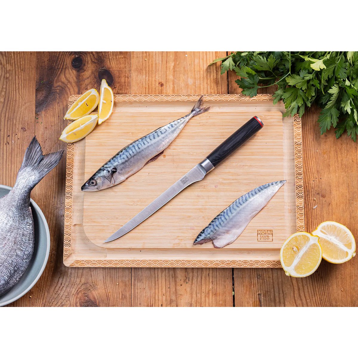 Knife - Flexible fillet knife with bamboo Saya and bamboo box - 200 mm blade