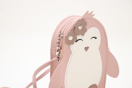 Lycchi shoulder bag - The adorable baby pinguin - pink