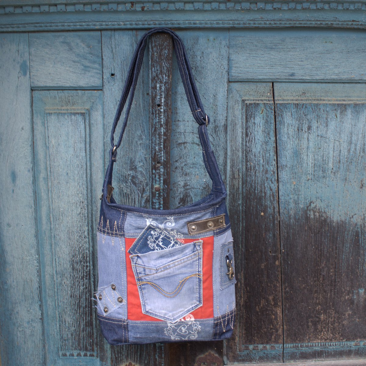 Sunsa dames schoudertas. Schoudertas gemaakt van upcycled jeans en canvas. Handtas vintage retro-stijl. Crossbodytas voor dames.