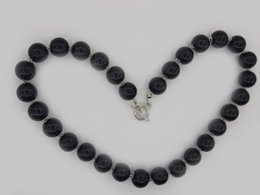 #28 Vintage zwarte parel ketting 