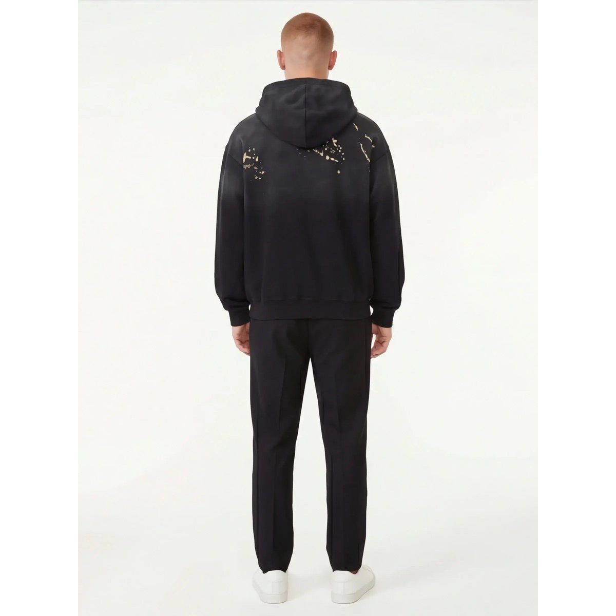 Urban-Chic Hoodie – from Ultra-Soft Material for a Strong Presence