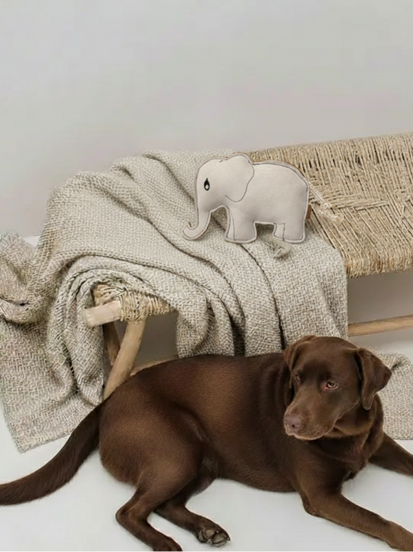 COMPAÑERO. Juguete de cuero para perros "Elefante"