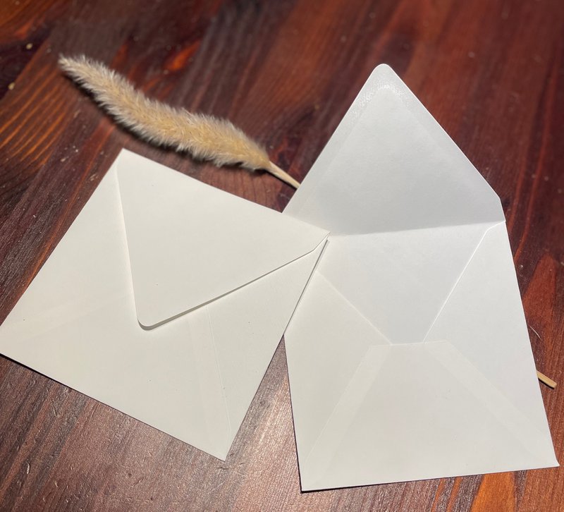 Konvolut lavet af håndlavet papir 13x13cm