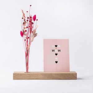 Houten kaarthouder + droogbloemen + kaart mama
