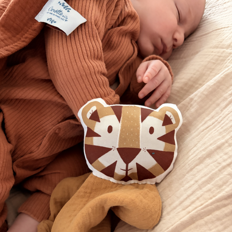 Tiger comforter in camel cotton double gauze