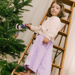 Incantevole decorazione da appendere all'albero di Natale con gatto rosa