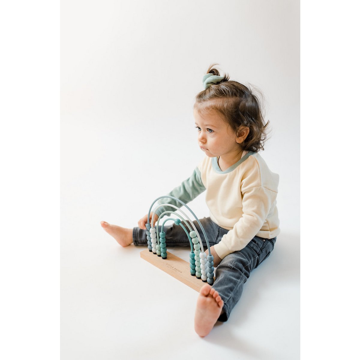 *Bestseller* Duurzame babytrui met kleurvlakken | Ecru met Aqua-arm | 100% GOTS-gecertificeerd biologisch katoen