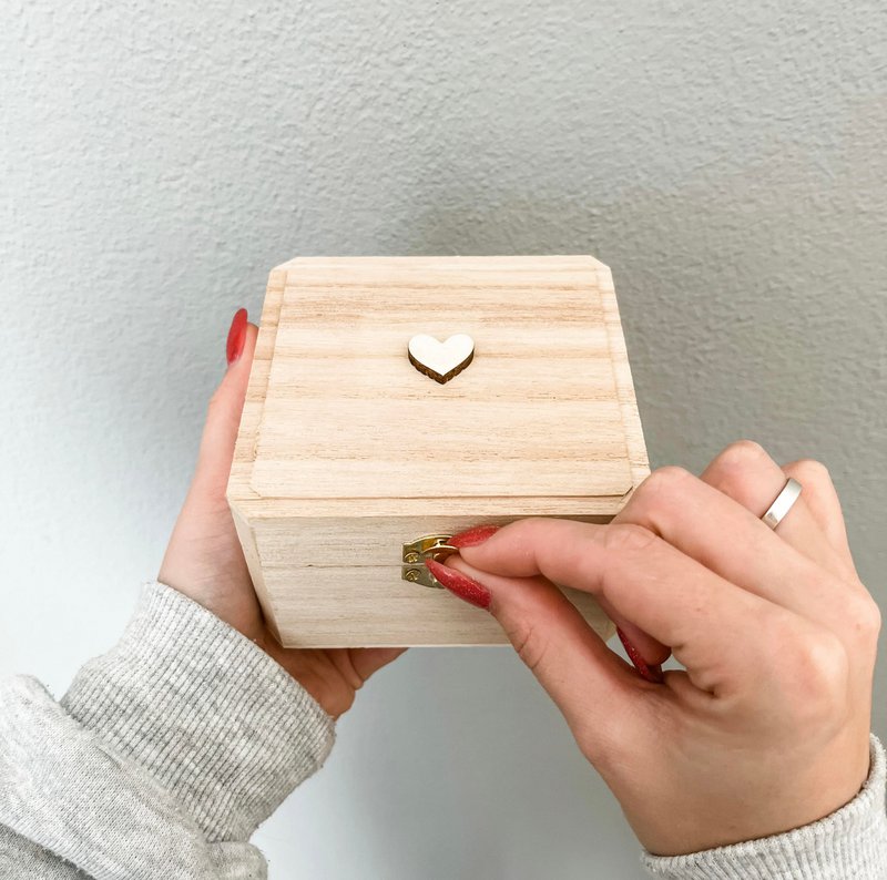 Announcement box with slippers | You will become Grandpa & Grandma