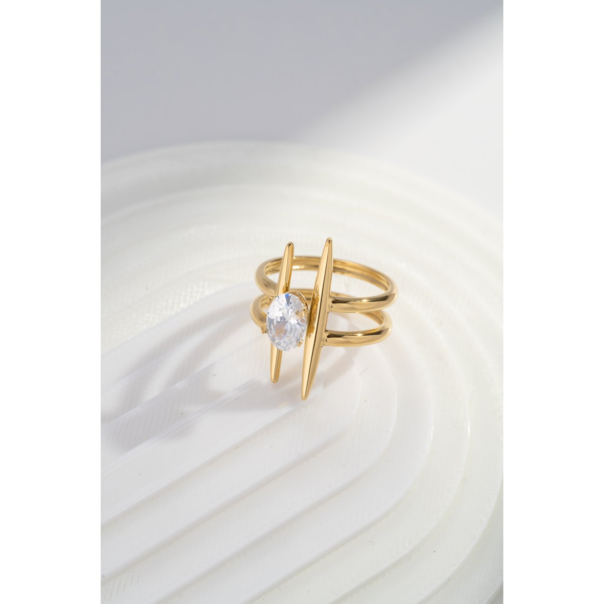 Bague Design Contemporain en Acier Inoxydable – Forme Géométrique & Cristal