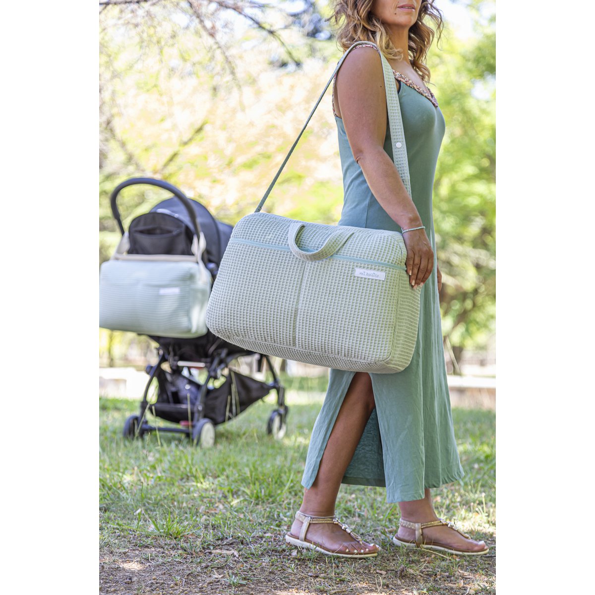 Umhänge-Umstandstasche für Kinderwagen und Krankenhaus. Praktische und elegante Organizer-Tasche mit großem Fassungsvermögen. Produkt hergestellt in Spanien.
