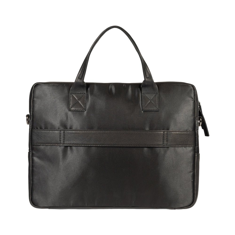 K0043AB | Briefcase in Waterproof Nylon/Genuine full grain leather with light grain - Black color - Internal clutch bag - Shiny silver accessories - Dimensions 39 x 30 x 12 cm - Packaging: TNT bag