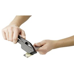 Fakelmann robust garlic press