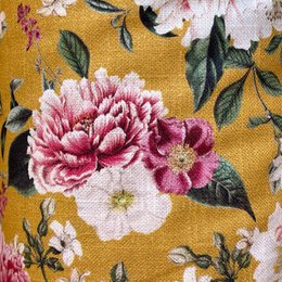 Okerkleurige vintage tuin katoenen bloemenvaas