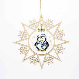 Holzstern mit Weihnachtskugel Pinguin