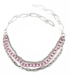 A triple chain belt with pink and silver links, featuring a "Rock-color" design.