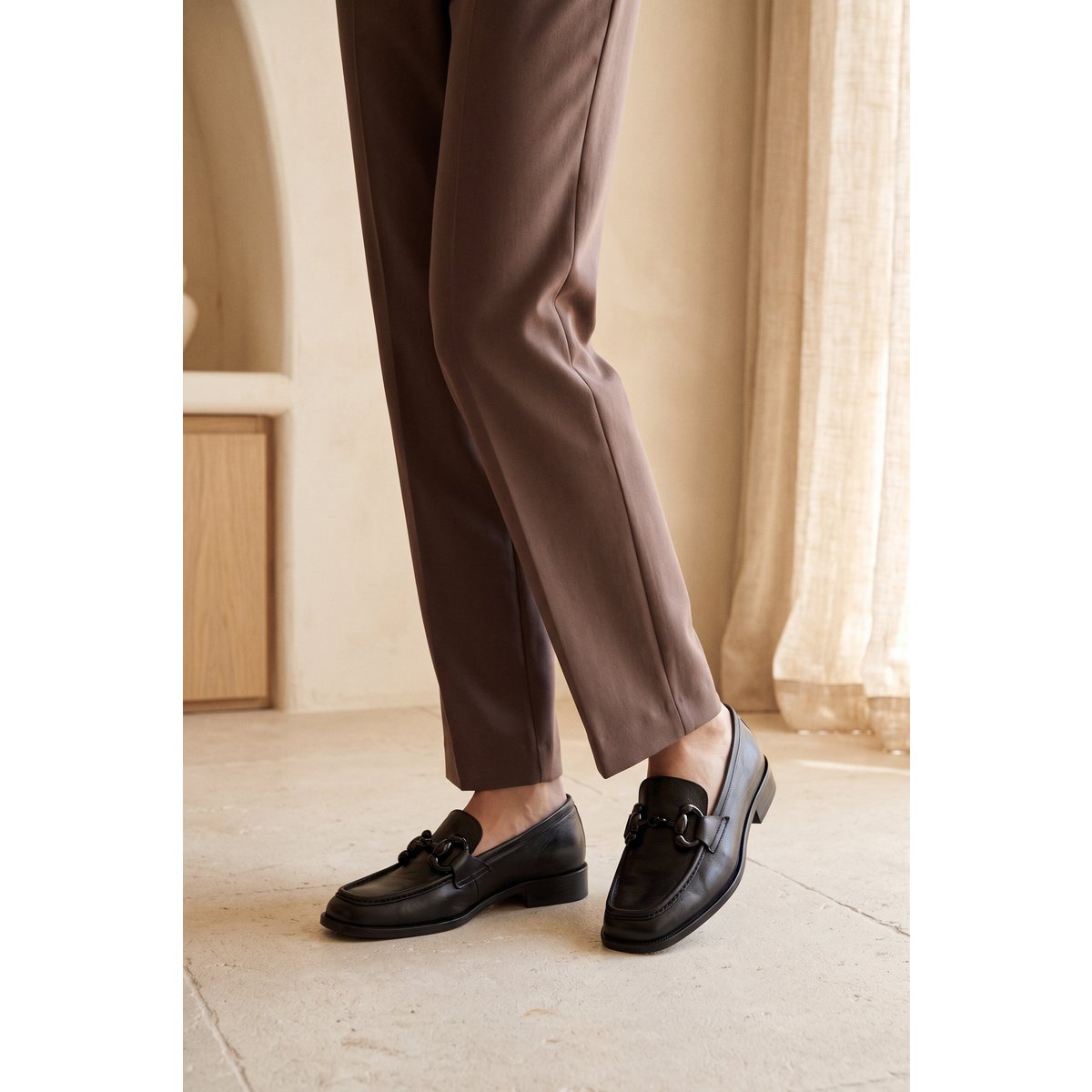 ZOE PATENT BLACK – Loafer met vierkante neus en paardenbitafwerking