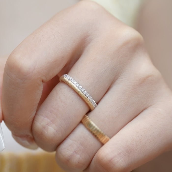 Oogverblindende slanke gelaagde ringen