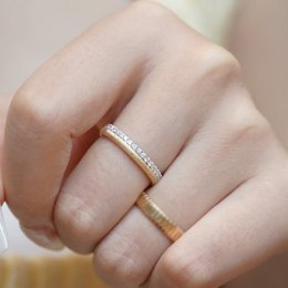 Oogverblindende slanke gelaagde ringen