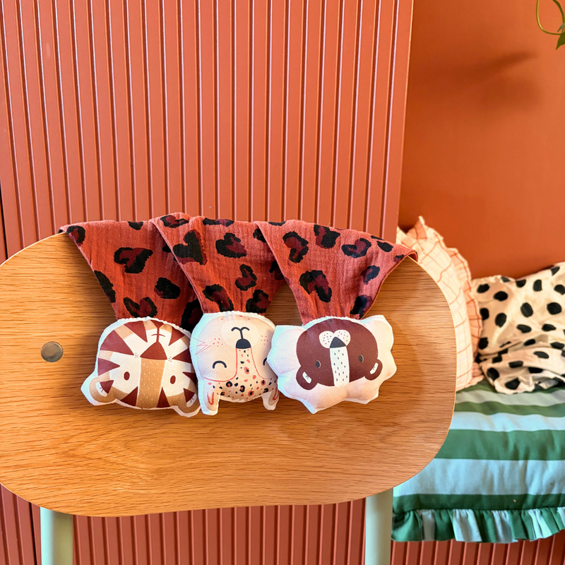 Panther comforter in double animal cotton gauze & toffee