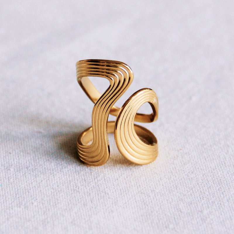 Statement Retro stribet XL ring - guld