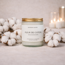Scented cotton flower candle available in 120ml and 250ml sizes.