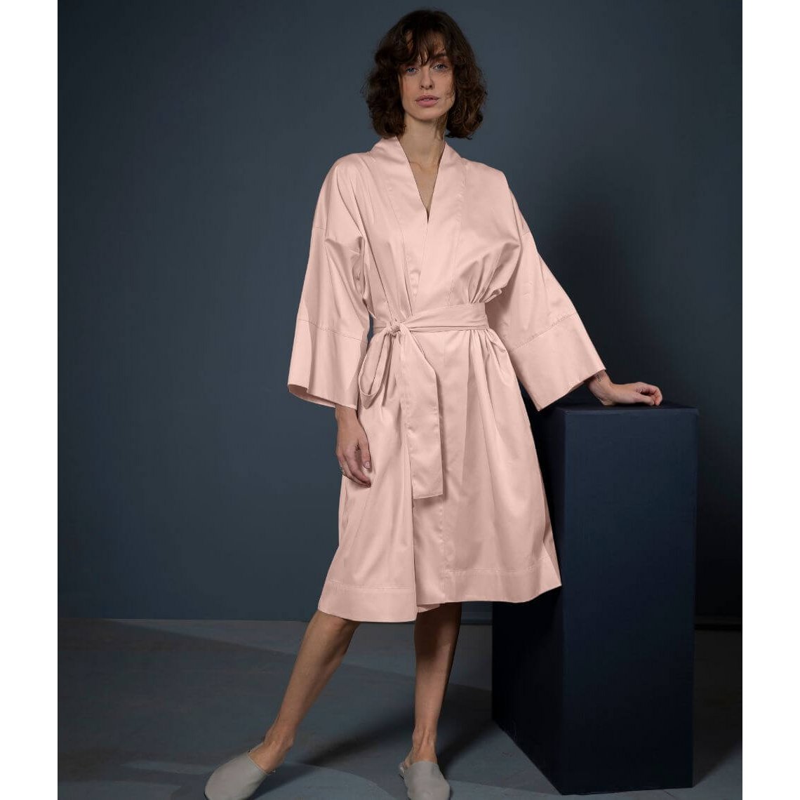 Kimono-Bademantel aus Satin, Solid Creamy Peach