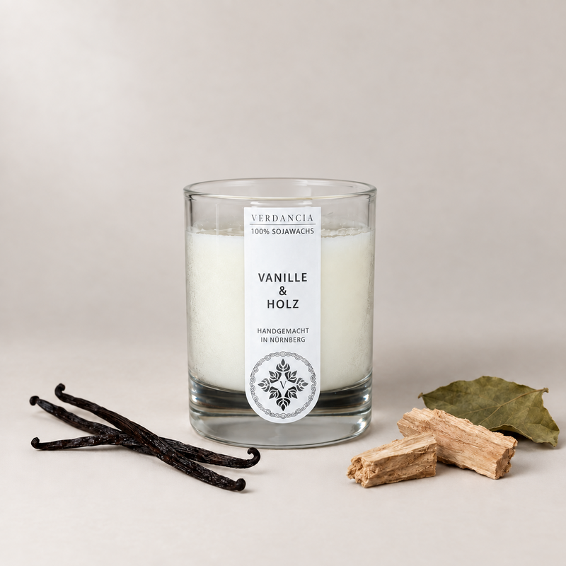 Vanilje og træ | Duftende stearinlys sojavoks – vanilje, patchouli og sandeltræ – varm og hyggelig