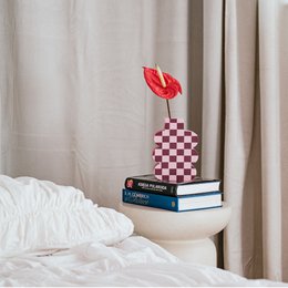 PINK CHECK MATE - trævase, dopamin indretning, sjov vase til blomster