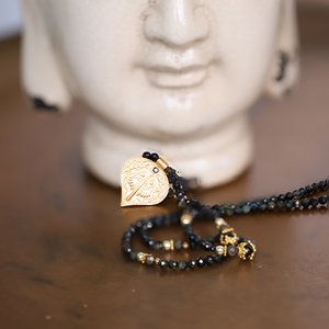 Buddha feet pendant necklace turmaline
